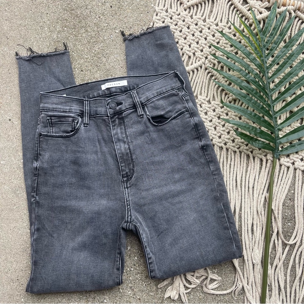 Pacsun Grey Distressed Jeans Size 26 - Super High Rise Jegging